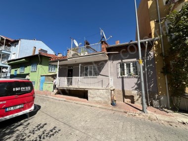 CUMA PAZARI YAKININDA 2+1  SATILIK MÜSTAKİL EV 