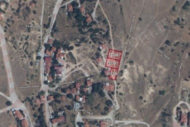 AYBEY MAHALLESİ ELMALIDERE OKULU YAKININDA SATILIK 3 ADET PARSEL