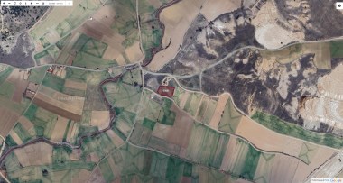 ELMACIK KÖYÜ YERLEŞİM YAKINI 3 DÖNÜM ÇİFT CEPHE SATILIK TARLA 