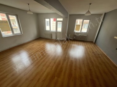 İSLİCE MAHALLESİ GARANTİ BANKASI YAKINI 2+1 SATILIK DAİRE