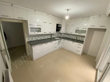 LALELİ CAMİ YAKININDA 3+1 155 M² ARA KAT SATILIK DAİRE