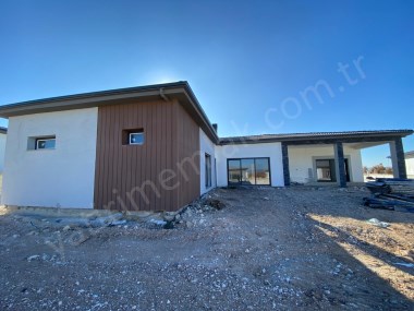 BÖLMEDE MÜKKEMMEL KONUMDA SATILIK LÜKS VİLLA