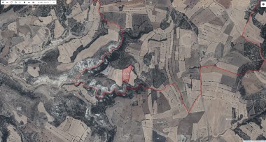 SELVİLER KÖYÜ AKTAŞ KÖYÜ ARASINDA 19 DÖNÜM SATILIK TARLA