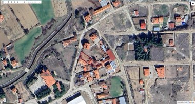 MUHARREMŞAH KÖYÜ VİLLALAR YAKINI 641M2 İÇİNDE SATILIK EV VE ARSASI 