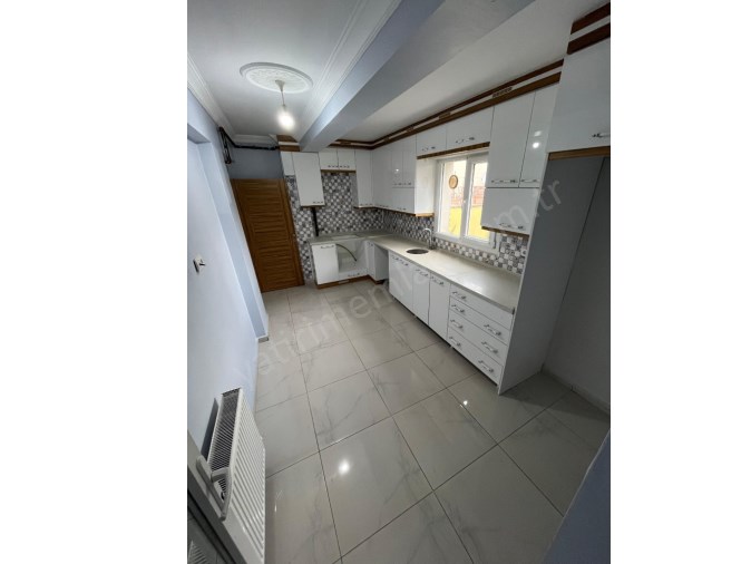 ERGENEKON OKULU YAKININDA 2+1 ARA KAT SATILIK DAİRE