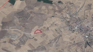 SUSUZÖREN KÖYÜNDE 26 DÖNÜM YOLA CEPHE SATILIK TARLA