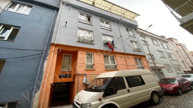 ÜNALAN MAHALLESİ STADYUM YAKININDA 1+1 EŞYALI KİRALIK APART