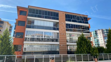 CUMHURİYET MAHALLESİ BASRİ BEY CADDESİ YAKINI 4+1 196M2 KİRALIK DAİRE