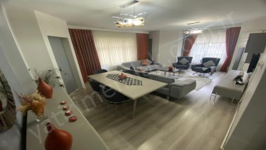 FATİH MAHALLESİ PETEK 87 DE 3+ 1 ARA KAT SATILIK DAİRE