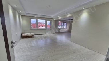 SAYAR AVM YAKININDA 3 KATLI 3+1 KREDİYE UYGUN SATILIK MÜSTAKİL EV