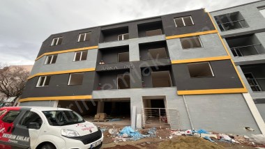 HASAN HİLMİ OKULU YAKININDA 1+1 SATILIK APART