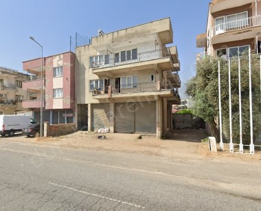 Dalama yolu üzerinde satılık 1 dükkan ve 2 daire