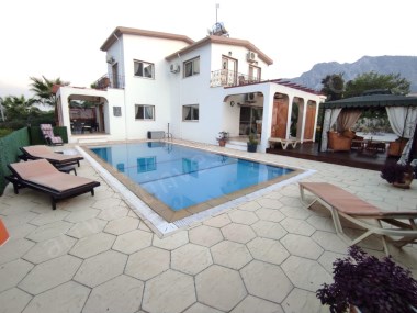 GİRNE ALSANCAKTA   KİRALIK 3+1 LÜKS VİLLA 3+1 LUXURY VILLA FOR RENT IN GIRNE ALSANCAK