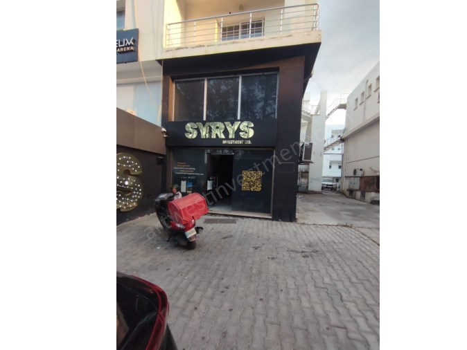 GİRNE MERKEZDE KİRALIK TİCARİ DÜKKAN  COMMERCIAL SHOP FOR RENT IN KYRENIACENTER