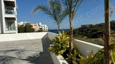 Girne Merkezde Satılık Lüks 1+1 Daire