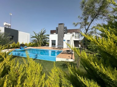 Çatalköy Bölgesinde Denize Yürüme Mesafesinde Satılık 3+1 Lüks Villa