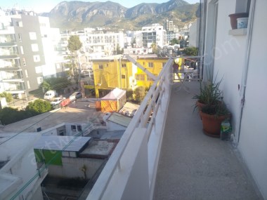 GİRNE MERKEZ DE SATILIK 3+1 DAİRE3+1 FLAT FOR SALE IN KYRENIACENTER