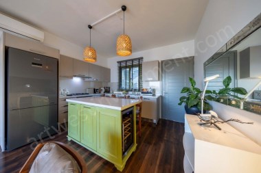 Esentepe bölgesinde, Korineum Golf Kulübü yakınında 2+1 daire kiralık.