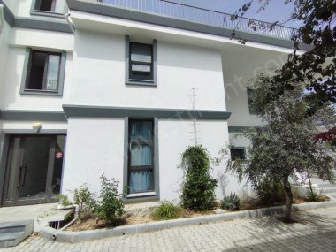 GİRNE MERKEZ DE SATILIK 3+1 YENİ LÜKS DAİRE3+1 NEW LUXURY FLAT FOR SALE IN KYRENIACENTER  