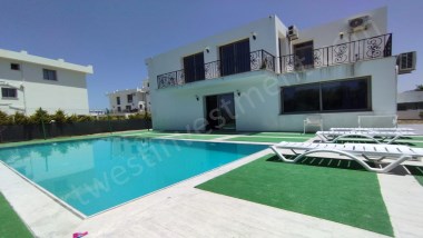 GİRNEALSANCAKTA GÜNLÜK KİRALIK 4+1 LÜKS VİLLA4+1 LUXURY VILLA FOR DAILY RENT IN GIRNEALSANCAK