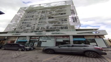 GİRNE MERKEZDE DEVREN SATILIK 2+1 KUAFÖR VE GÜZELLİK SALONU2+1 HAIRDRESSER AND BEAUTY SALON FOR S
