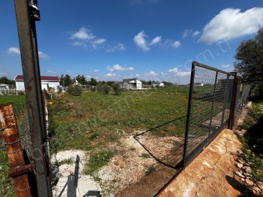 İMARLI  ELEKTRİK SU HAZIR YOLU HAZIR  VİLLA ARSASI 