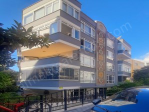 ALANYA MERKEZ 2+1 SATILIK DAİRE FULL EŞYALI HAVUZLU DENİZE 300 M