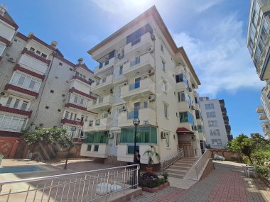 ALANYA OBA MERKEZDA DENİZE 50 M SATILIK DAİRE 2+1 FULL EŞYALI SATILIK 