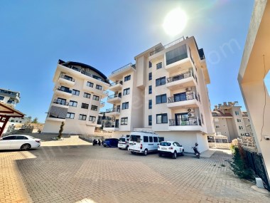 ALANYA DA SATILIK DAİRE OBA MAHALESİ 1+1 HAVUZLU YENİ BİNA 2025