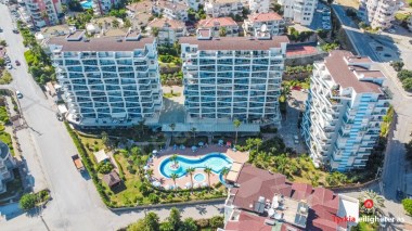 ALANYA DA SATILIK DAİRE MERKZDE CRYSTAL GARDEN 3+1 160m2 FULL EŞYALI 