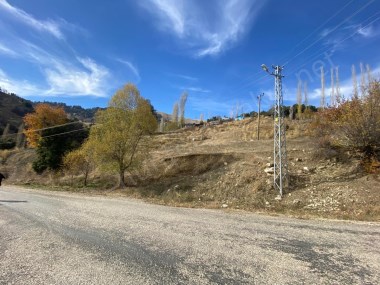 ANTALYA KUMLUCA BÜYÜKALAN DA ASFALT YOLA CEPHE DOĞA MANZARALI