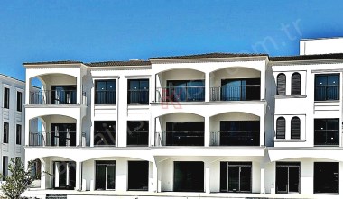 Kuşadası Davutlarda Satılık 2+1 Daire Site İçinde Güvenlikli Havuzlu