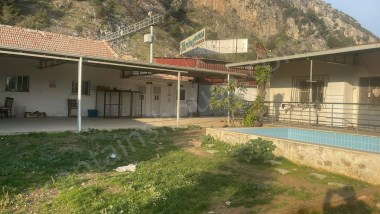 Aydın Söke Asfalt Yolu Kenarında Devren Satılık 16 Dönümlük Hayvan Oteli