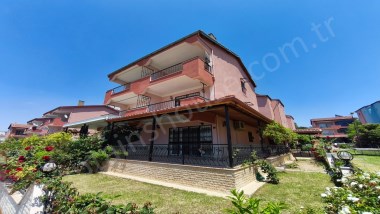 Kuşadası Karaovada Denize yakın, Eşyalı SÜrekli Kiralık, 4+1 Villa,