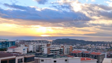 Kuşadası, Satılık Deniz Manzaralı 3+1 Daire