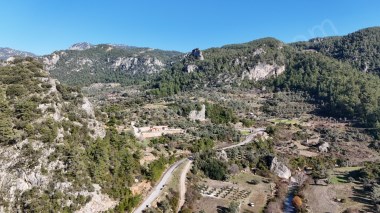 ÖREN E 7 KM ASFALT YOL KENARI 465 M2
