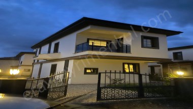 250m² 2+1 AYRIK NİZAM VİLLA !