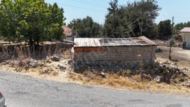 FIRSAT ANA YOL KENARI İŞ YERİ VEYA EV YAPABİLECEĞİNİZ ARSA