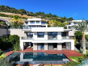 Bodrum Merkezde Eşsiz Bir Yaşam: 6+1 Tripleks Lüks Villa