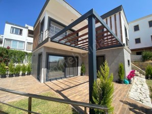 3+1 Duplex Detached Villa with Sea View for Sale in Ortakent Yahşi