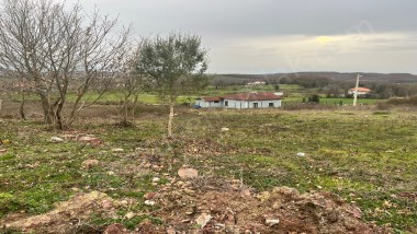 ATIRIMCISINA FIRSAT   ÇAMKONAKTA ALT YAPISI HAZIR 830 m² TARLA