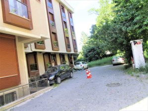 ACIBADEM CADDE YAKINI KİRALIK, 2+1 BAHÇE KATI YENİ BİNA