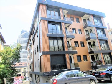 ACIBADEM CADDE VE AKASYA YAKINI 1+1 SATILIK DAİRE, YENİ BİNA KAPALI GARAJLI
