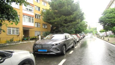 ACIBADEMDE KİRALIK DAİRE, 2+1 ARA KATTA  BOŞ FIRSAT
