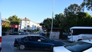 İŞLEK CADDE ÜZERİNE SATILK DÜKKAN