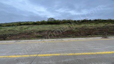 AVCIKÖY DE KÖY YOLUNA CEPHE YATIRIMLIK TARLA
