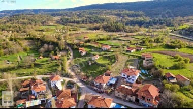 KÖYE YAKIN 436 m2 BAHÇE 