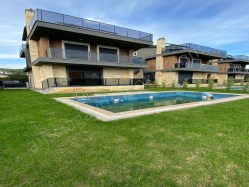 ALTINOLUK NARLIDA DENİZE 100 MT MÜSTAKİL HAVUZLU VİLLALAR