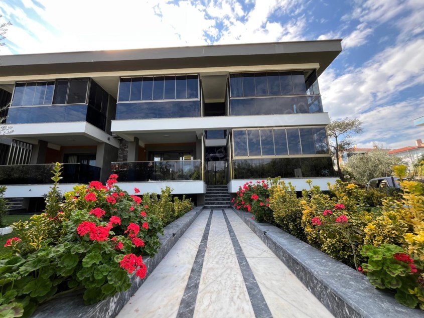 ALTINOLUK MERKEZDE MÜSTAKİL BAHÇELİ 3+1 LUX DUBLEX DAİRE