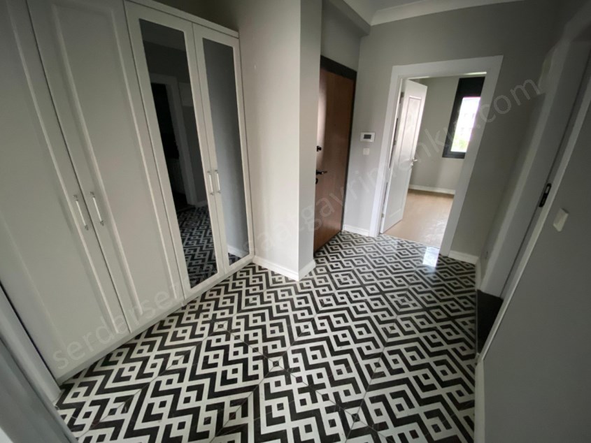 ALTINOLUK MERKEZDE DENİZE 500 METRE 2+1 SIFIR DAİRE